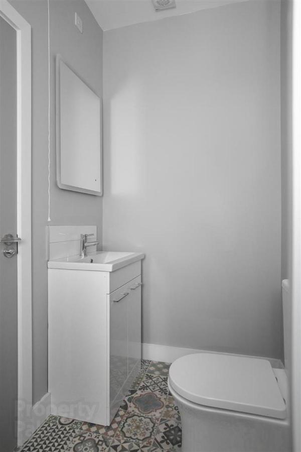 Central Belfast Modern Apartment Great Location Free Parking Exterior foto